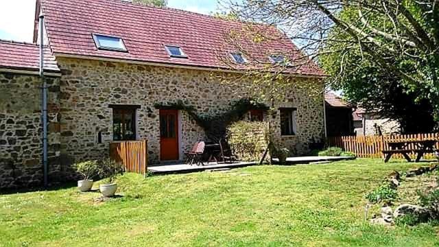 Gite Du Sorbier Le Chalard Eksteriør billede